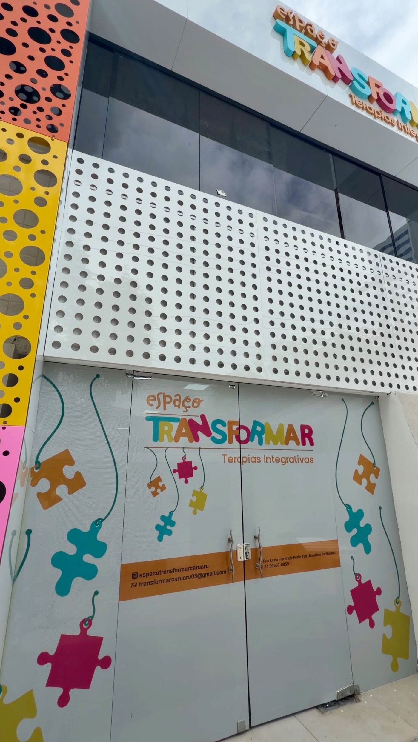 Fachada da unidade do Espaço Transformar em Caruaru